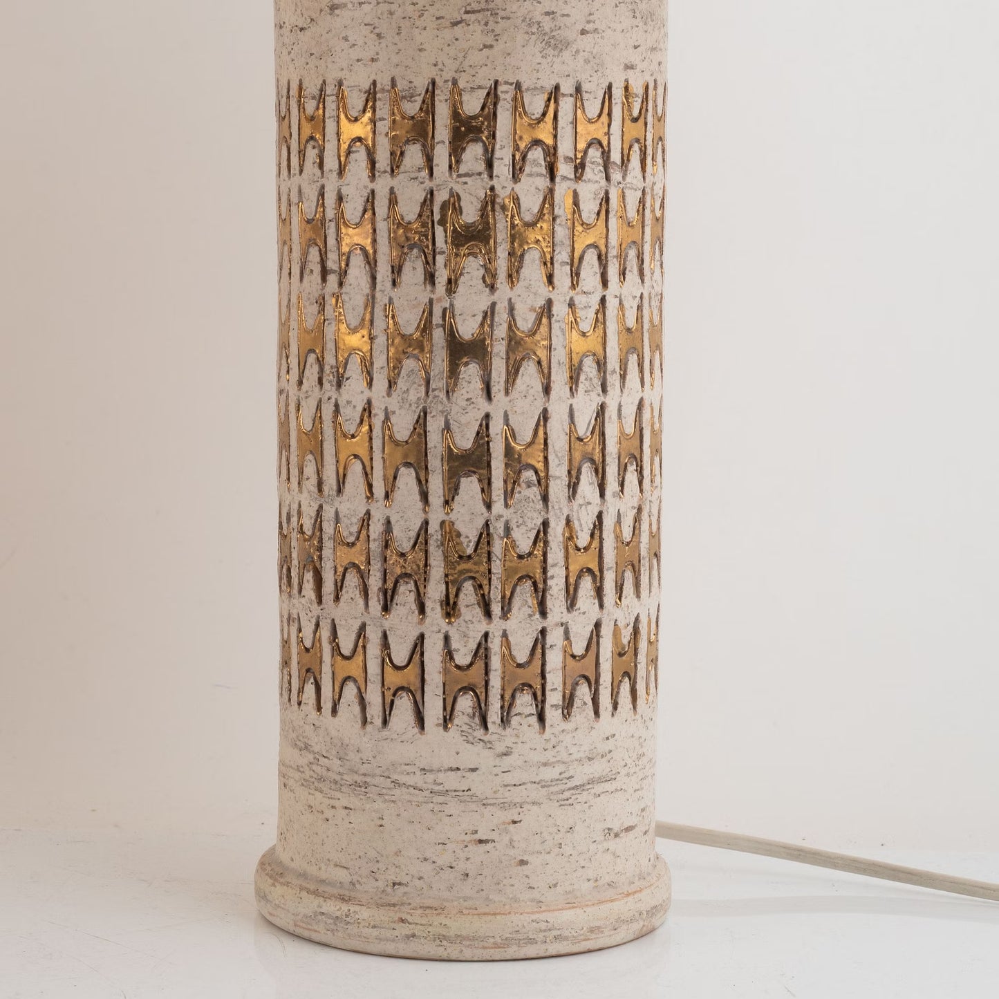 Pair of Bergboms Ivory Glazed and Gold Ceramic Table Lamps, Sweden, circa 1960