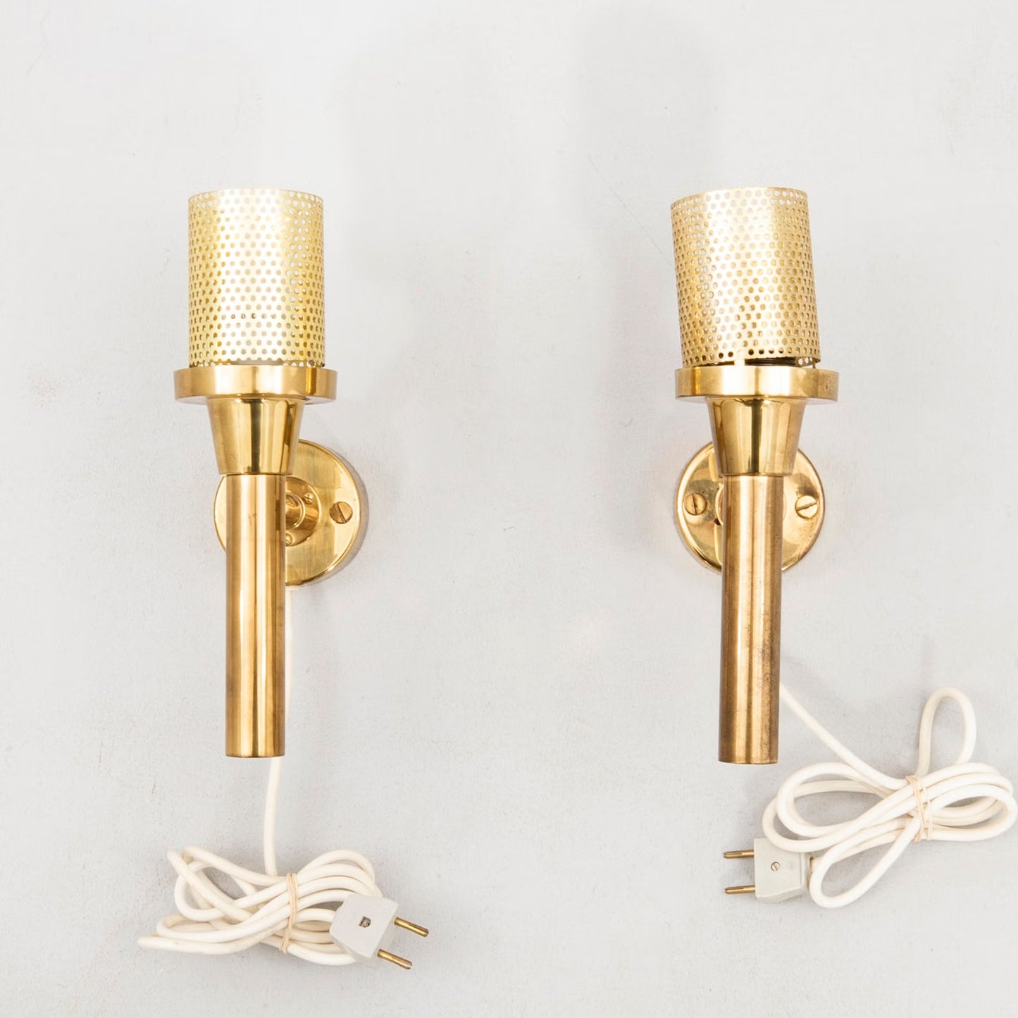 Hans-Agne Jakobsson 2 Wall Lamps in Brass and Glass Sweden 1960