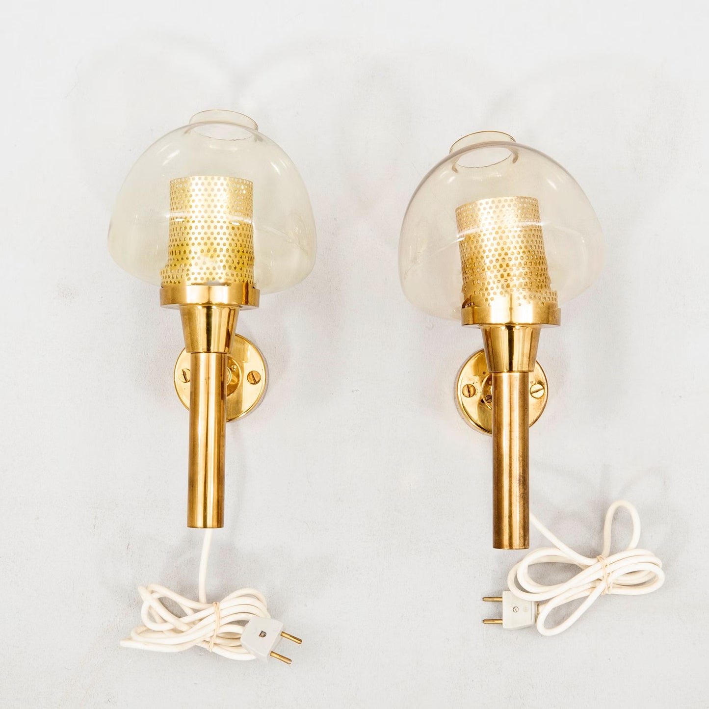Hans-Agne Jakobsson 2 Wall Lamps in Brass and Glass Sweden 1960