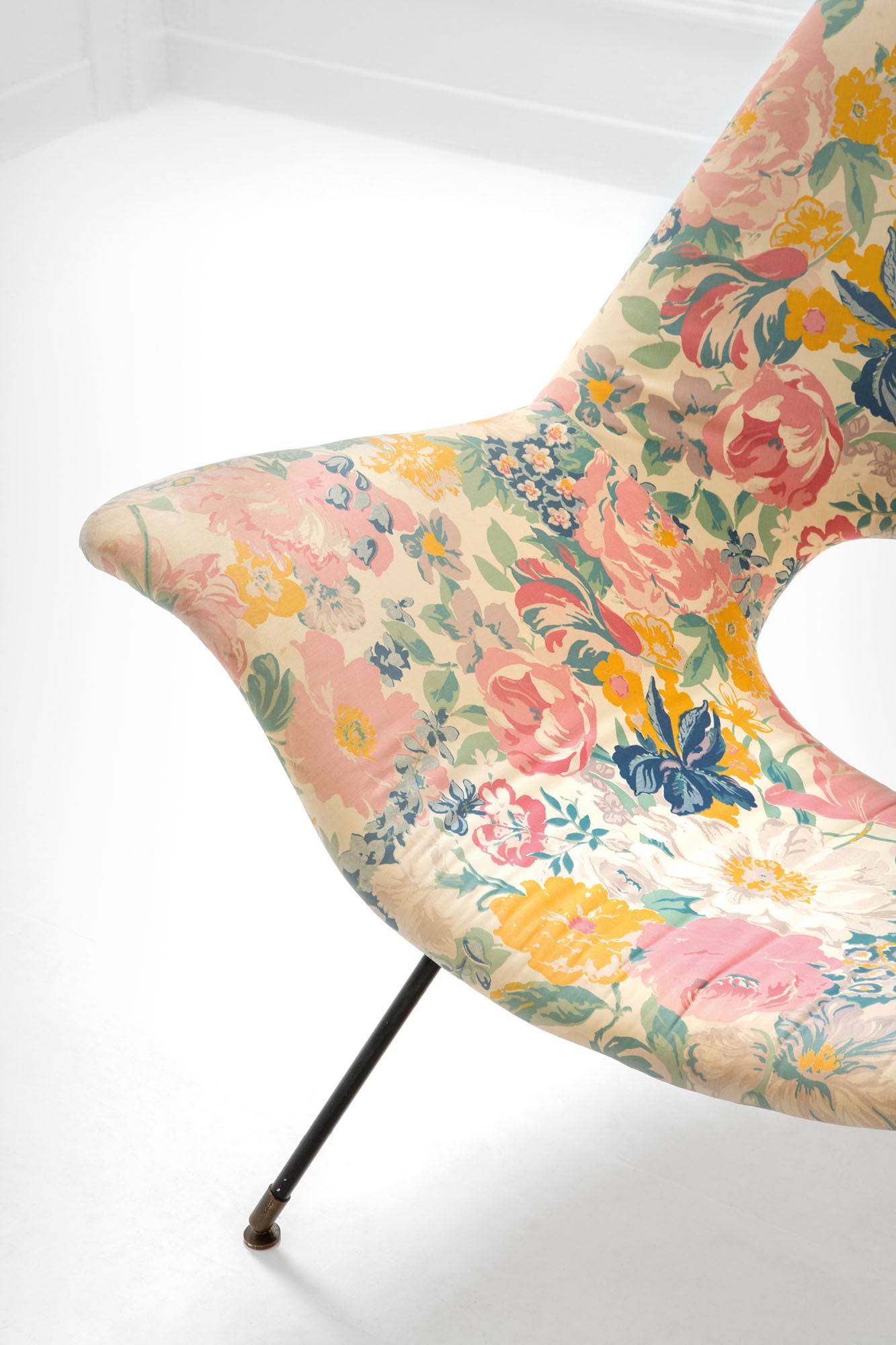 Augusto Bozzi Model Golden "Oren" Pair of Armchair by Fratelli Saporiti 1956