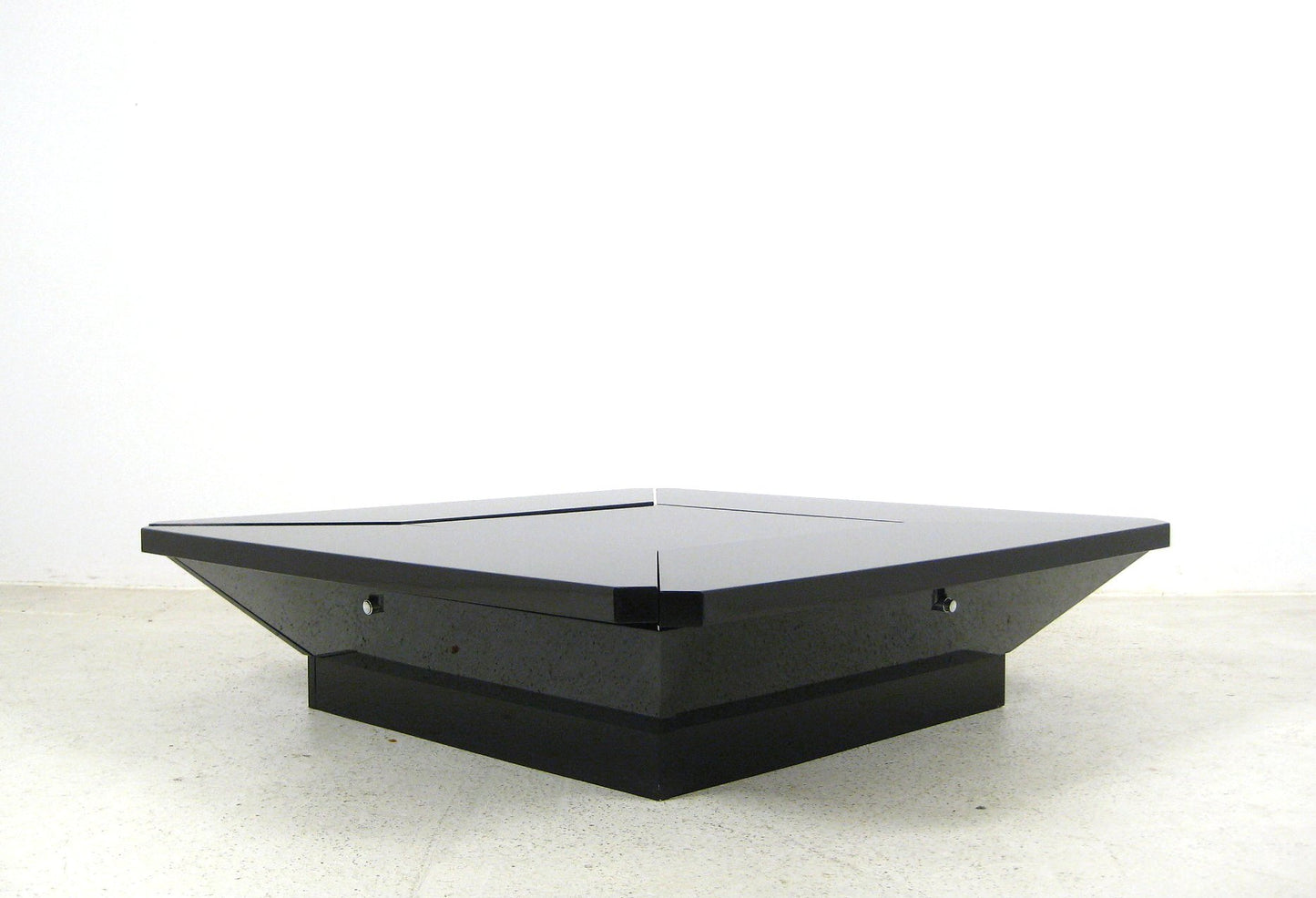 Maison Jansen Iconic table model "Petales" in Black Lacquer France 1970