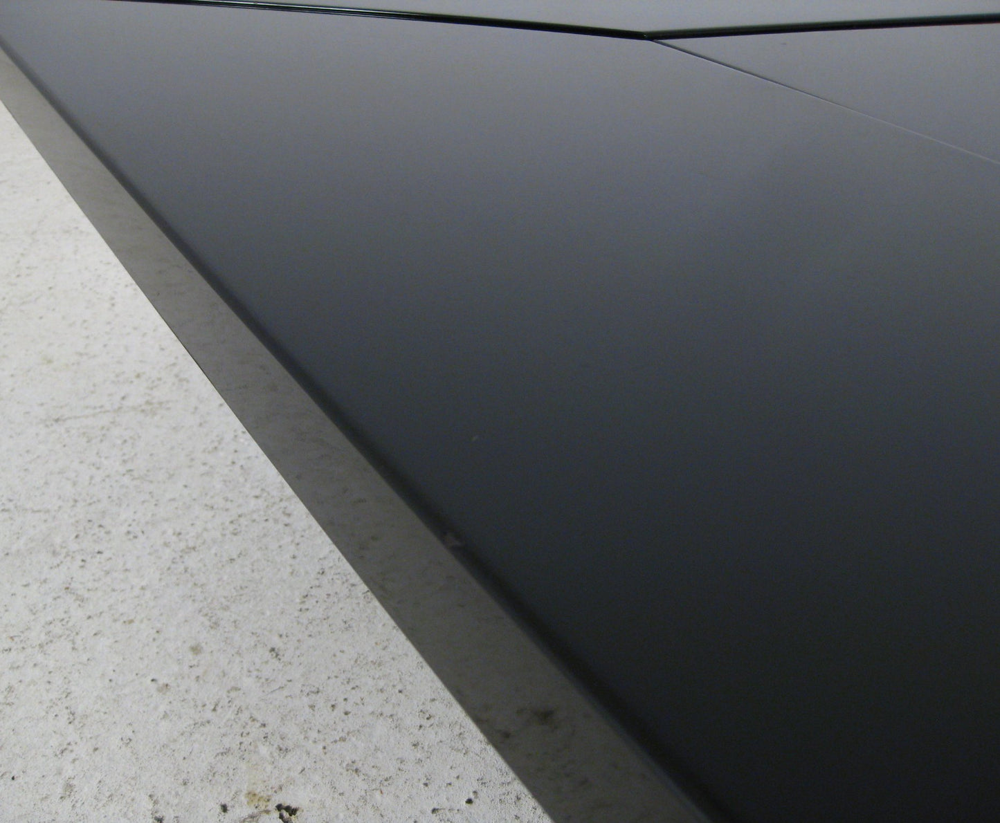 Maison Jansen Iconic table model "Petales" in Black Lacquer France 1970