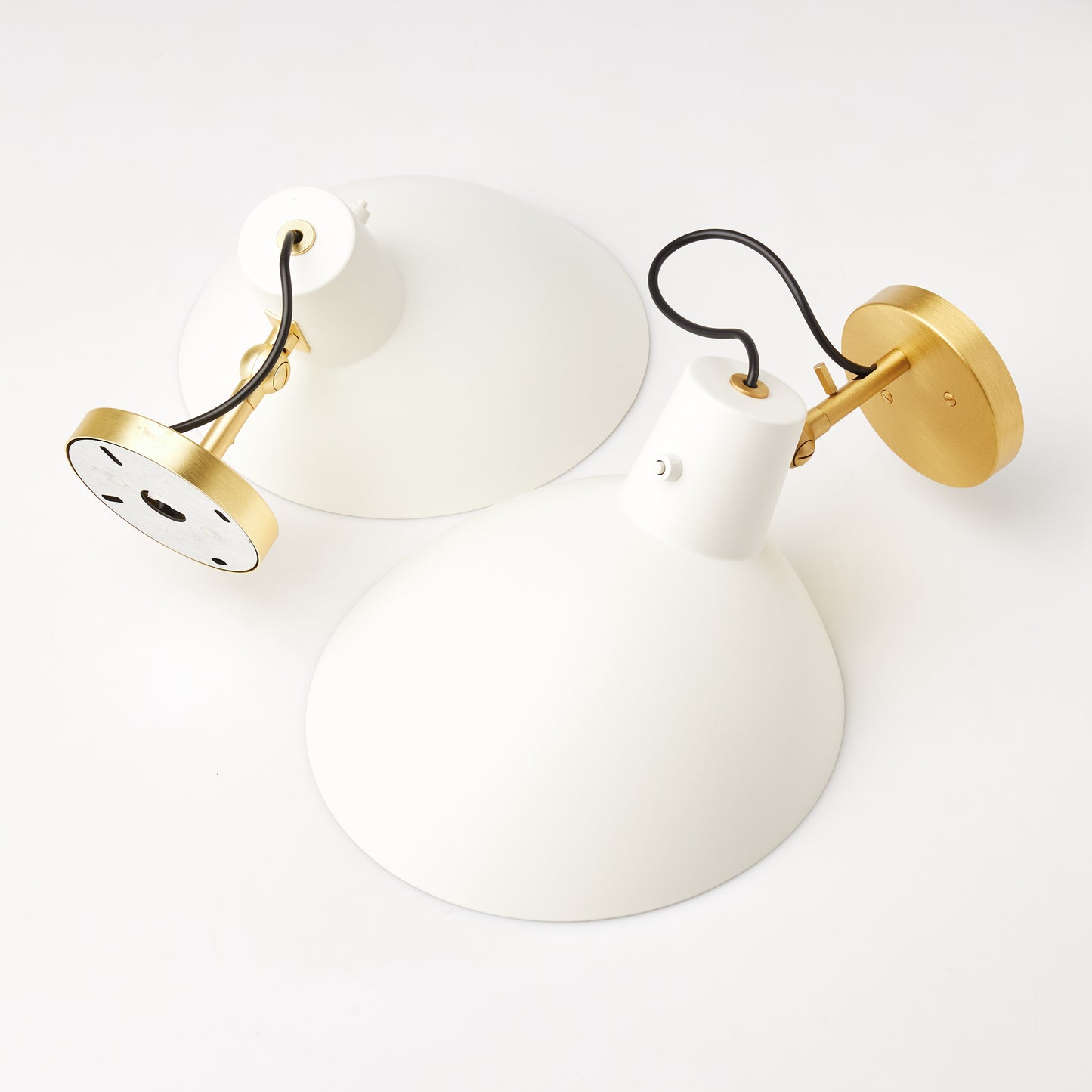 VITTORIANO VIGANÓ “VV Cinquanta” A pair wall lights for ASTEP Italy